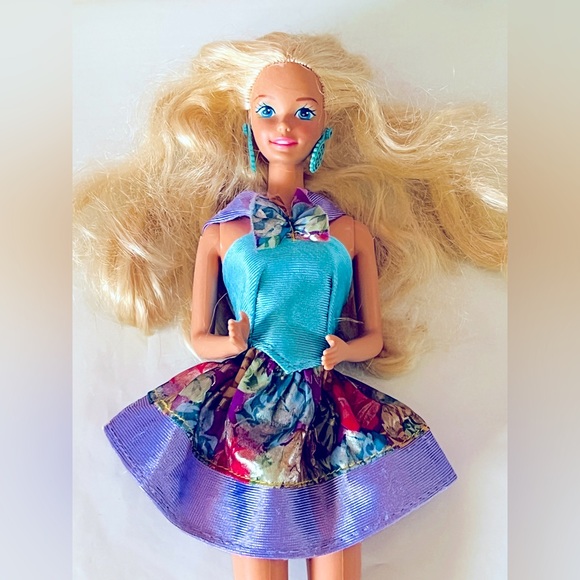 Barbie - Picture 1 of 10